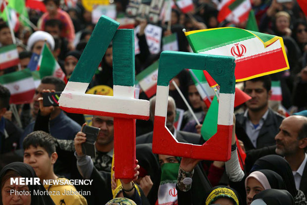 مردم ایران با ایستادگی در برابر مشکلات مقابله خواهند کرد