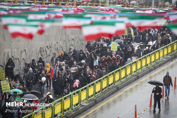 Massive Revolution anniv. rallies in Tehran