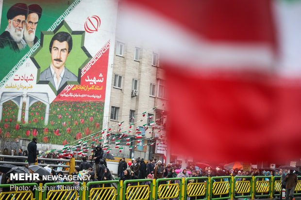 Massive Revolution anniv. rallies in Tehran