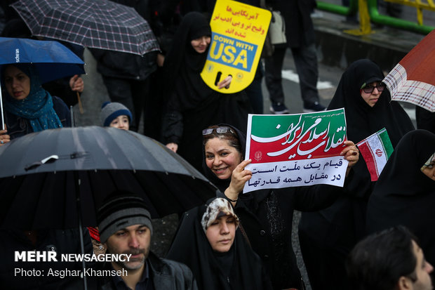 Massive Revolution anniv. rallies in Tehran