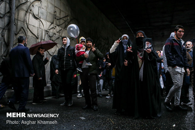 Massive Revolution anniv. rallies in Tehran