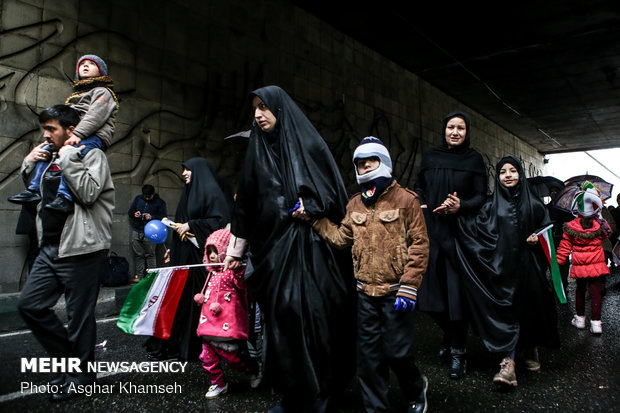 Massive Revolution anniv. rallies in Tehran