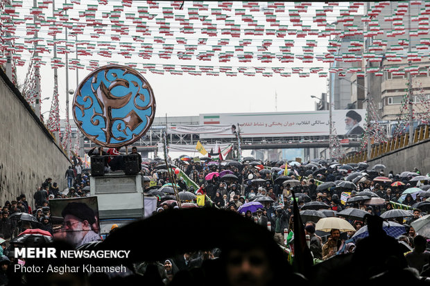 Massive Revolution anniv. rallies in Tehran