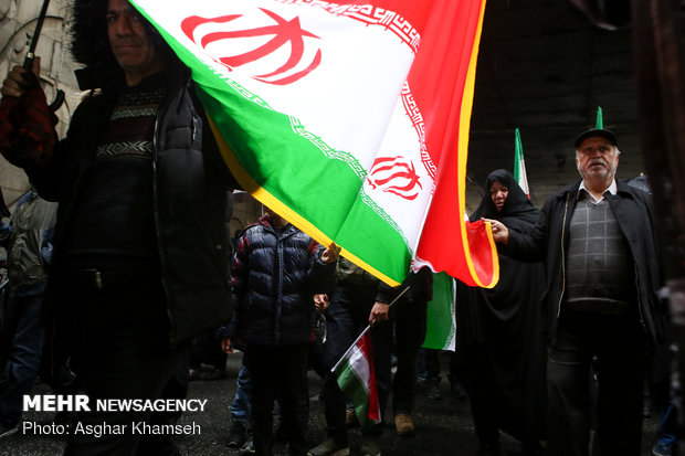 Massive Revolution anniv. rallies in Tehran