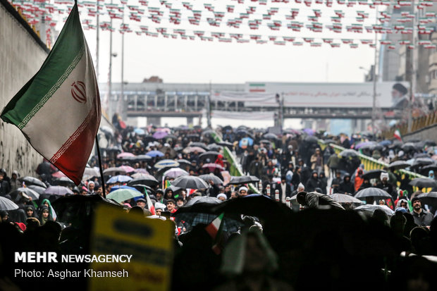 Massive Revolution anniv. rallies in Tehran