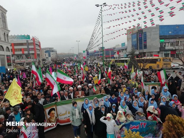 راهپیمایی ۲۲ بهمن در پردیس تهران / عکاس: طیبه دادره