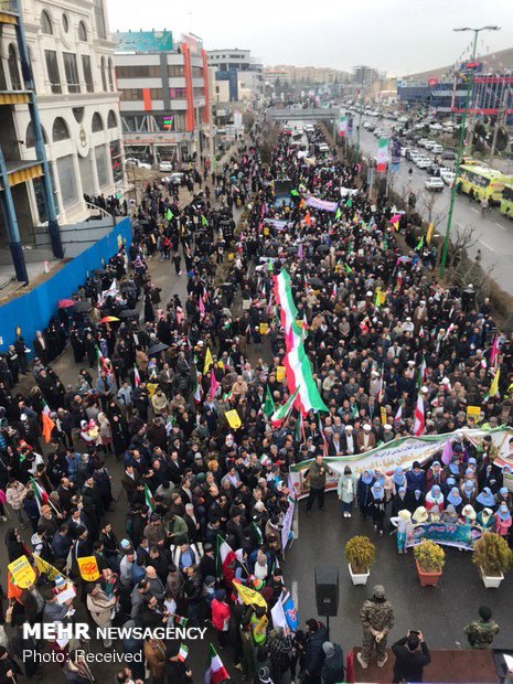 راهپیمایی ۲۲ بهمن در پردیس تهران / عکاس: طیبه دادره