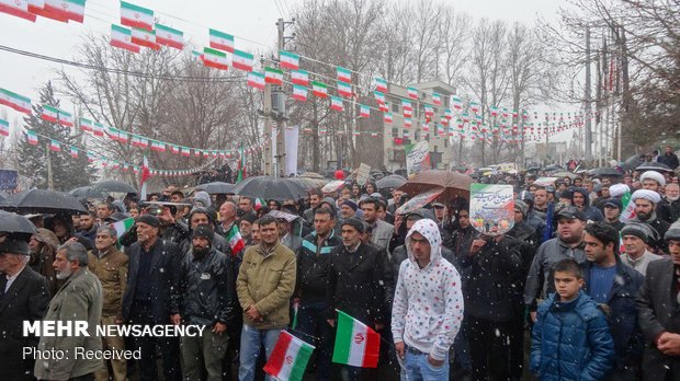 راهپیمایی ۲۲ بهمن در لواسان /  عکاس: متین گو