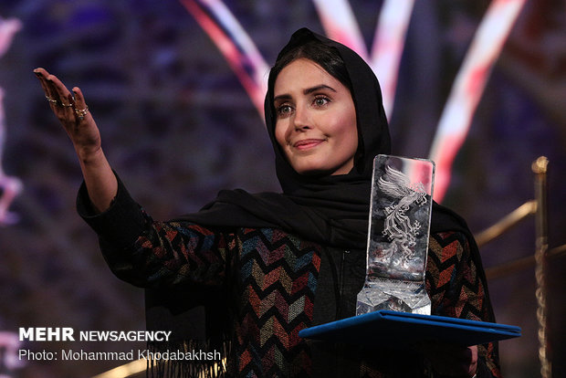 «یوز» بالاتر از کمدیها به صدر رسید؛ اکران فیلم پرحاشیه الناز شاکردوست «یوز» بالاتر از کمدیها به صدر رسید؛ اکران فیلم پرحاشیه الناز شاکردوست