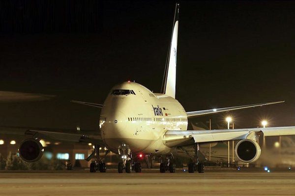 طائرة تركية تغير مسارها إلى باكو بسبب سوء الأحوال الجوية في طهران