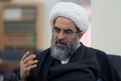 دشمن به دنبال گرفتن دین ملت و تجزیه ایران است/جوانان مراقب سواستفاده دشمن باشند