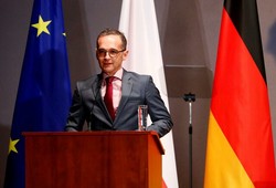 Berlin rejects U.S. call to exit Iran deal