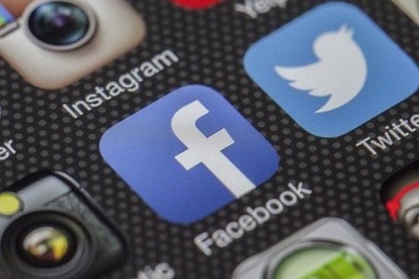 فیس بوک و توئیتر حساب های کاربری مرتبط با ایران را حذف کردند