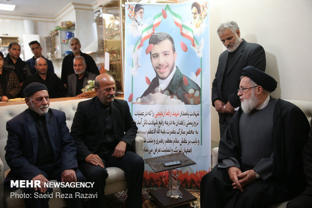 Leader’s rep. visits families of martyrs of Zahedan terrorist attack