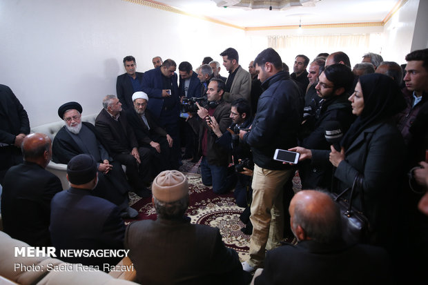 Leader’s rep. visits families of martyrs of Zahedan terrorist attack