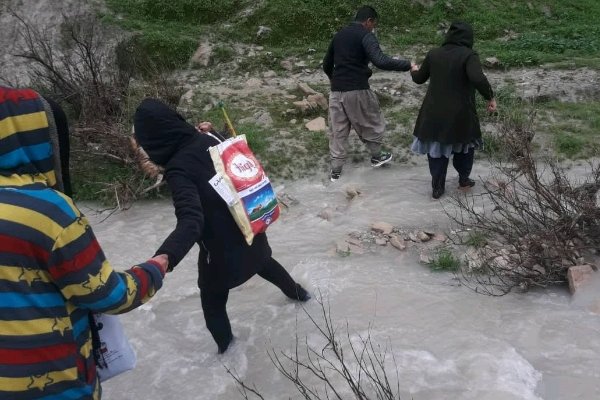 نجات جان خانواده ۹ نفره عشایری/ تلاش سه ساعته امدادگران