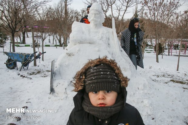 Snow sculpting competition held in Tabriz