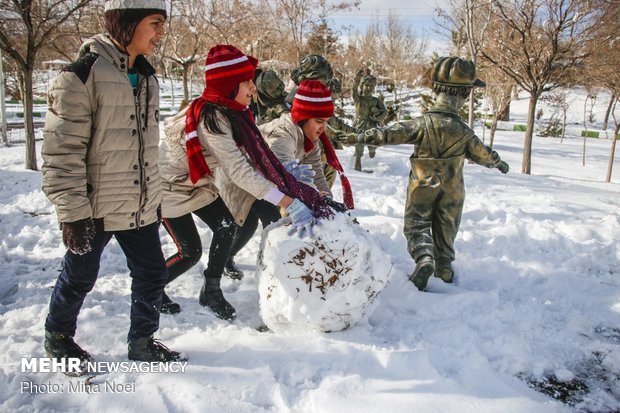 Snow sculpting competition held in Tabriz