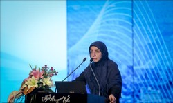 Zeinab Nasiri, the director of Health Department at Tehran Municipality speaking at a conference for combating diabetes.