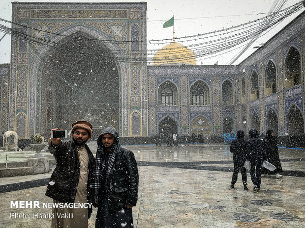 Snowfall blankets Imam Reza (AS) holy shrine