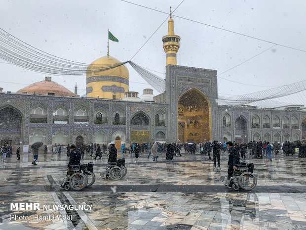 Snowfall blankets Imam Reza (AS) holy shrine