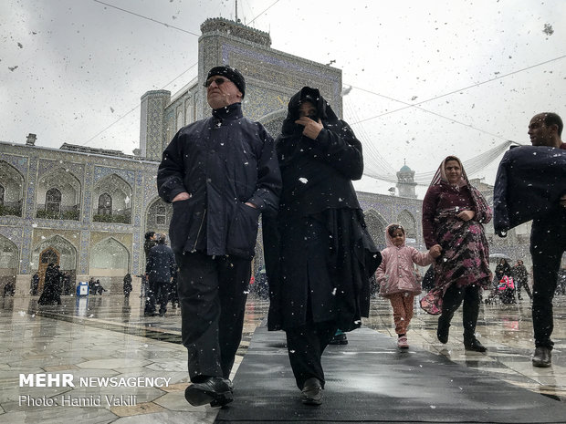 Snowfall blankets Imam Reza (AS) holy shrine