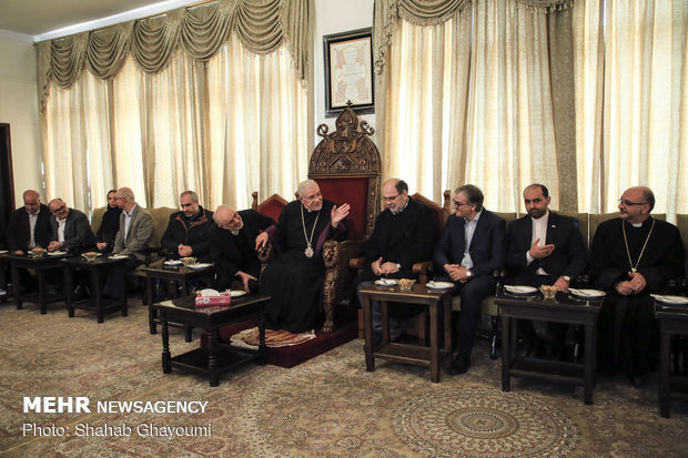 دیدار رئیس سازمان انرژی اتمی با اسقف اعظم ارامنه تهران