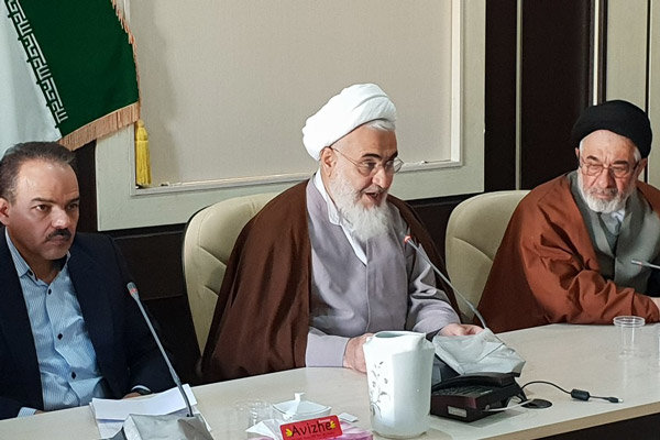 جامعه ای که قرآن را چراغ راه خود کند به سعادت می رسد