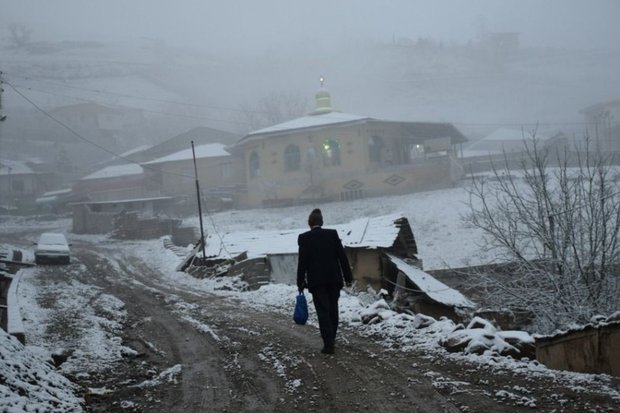 معلمی که چراغ روستا را روشن کرد/باباعلی فداکار
