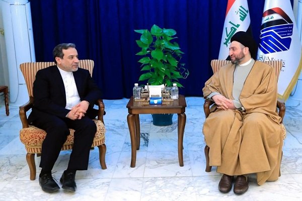 Araghchi, Hakim confer on regional developments