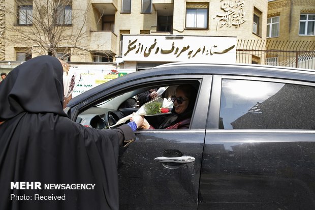 اهداء الورود بمناسبة ولادة السيدة فاطمة الزهراء