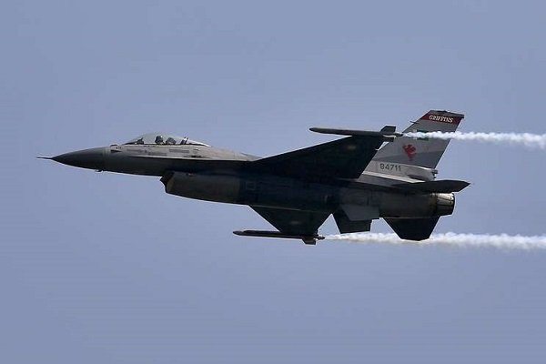 Indian Air Force reportedly shoots down Pakistani F-16 fighter jet