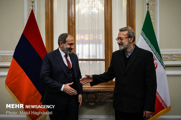 Parl. speaker meets with Armenian PM