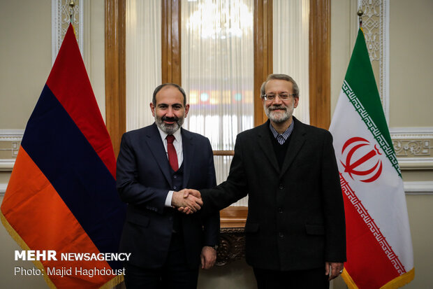 Parl. speaker meets with Armenian PM