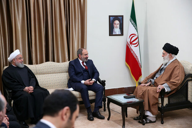 Ayatollah Khamenei receives Armenian PM Nikol Pashinián