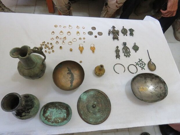 1000-year-old historical objects discovered, seized in northeast Iran