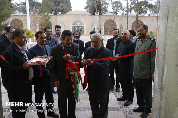 افتتاح نمایشگاه آثار هنرهای تجسمی ویژه دفاع مقدس در کرمان