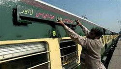 پاکستان میں مسافر ٹرینیں 2 ماہ بعد دوبارہ حرکت میں آگئيں