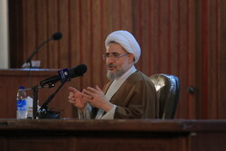 انقلاب اسلامی آغاز تحقق امت جدید و آزمون تاریخی ملت ایران است