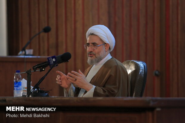 Isfahan hosts conf. on “2nd Phase of Revolution Statement”