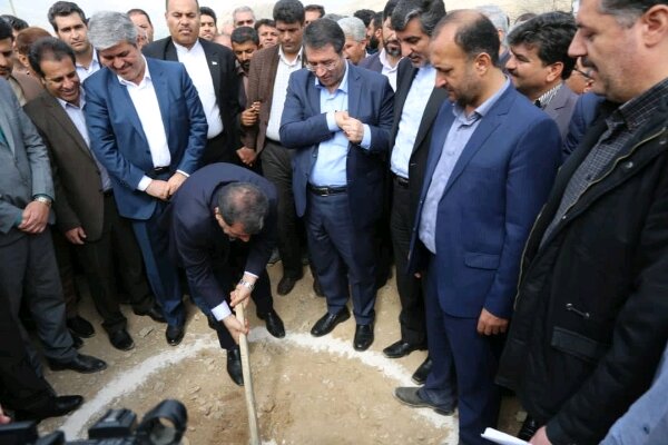 وزیر صنعت، معدن و تجارت وارد گچساران شد/ کلنگ زنی زیست پالایشگاه