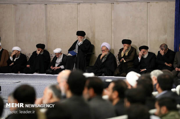 Leader attends memorial ceremony for late Ayatollay Momen