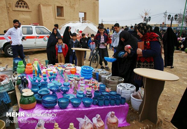مهرجان "سمنو" في مدينة "درق" في خراسان الشمالية