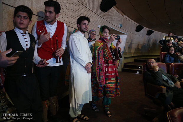 Iranian, regional officials and artists celebrate Noruz