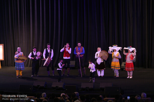 Iranian, regional officials and artists celebrate Noruz