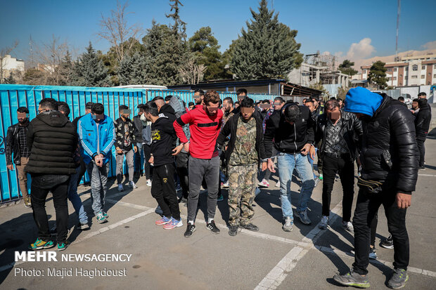 دستگیری ۱۷۱ خرده فروش و جمع آوری ۵۱۵ معتاد متجاهر در تهران