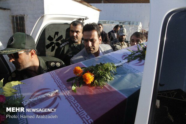 ورود پیکر مطهر سه شهید گمنام دفاع مقدس به جزیره خارگ
