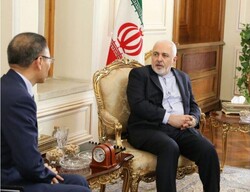 ظريف يلتقي بسفير الصين في طهران