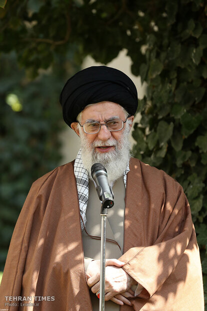 Ayatollah Khamenei plants trees on National Day of Planting Trees