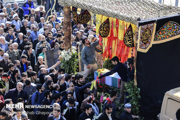مراسم تدفین شهدای گمنام در دانشگاه تهران جنوب